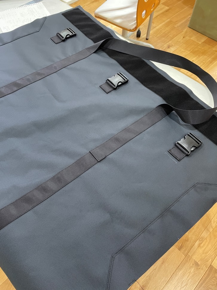 コーデュラ1680製 撮影用大型三脚収納バッグの縫製工程