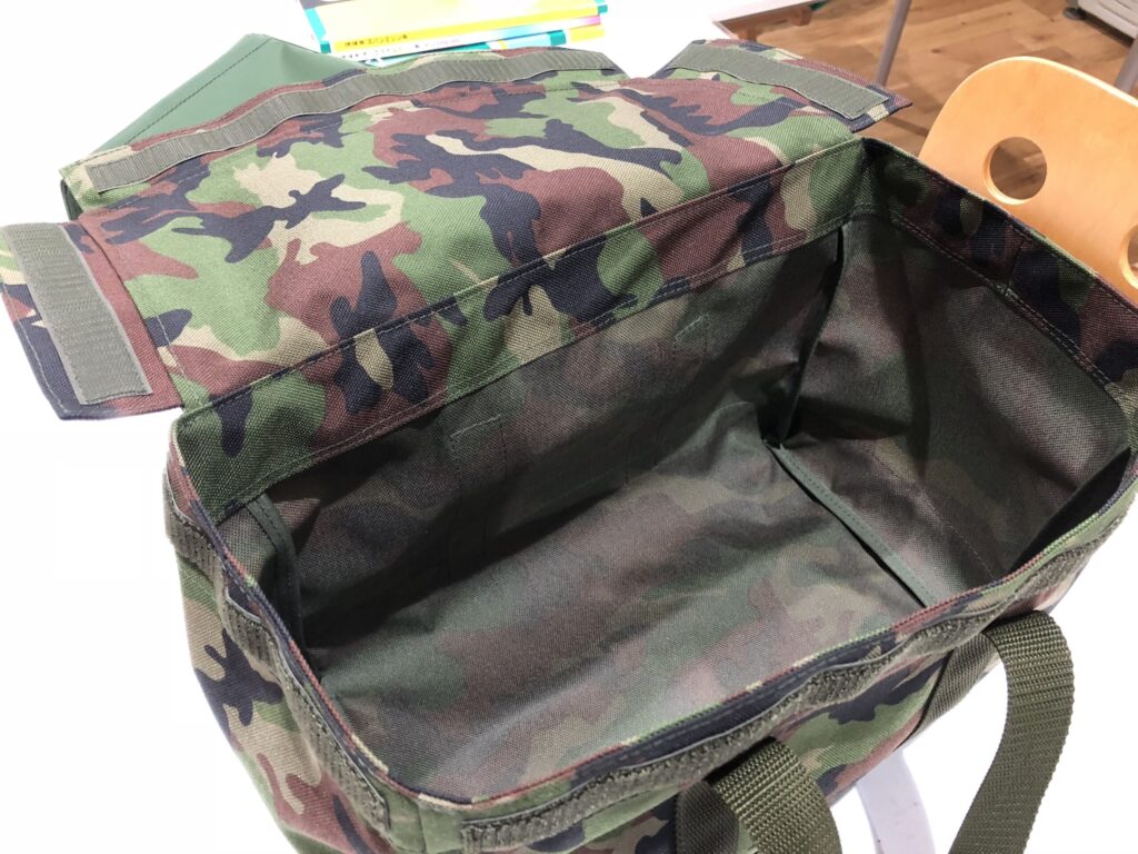 コーデュラ1000の迷彩柄生地で製作したファスナーバッテリ運搬用バッグ