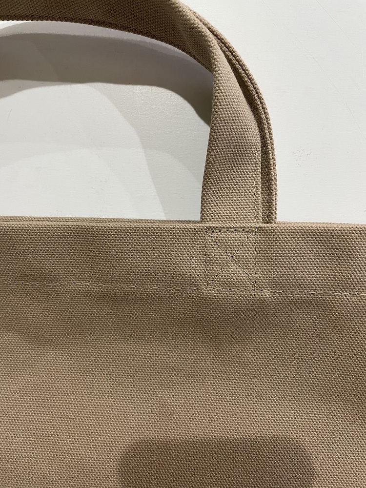 幼稚園児卒園記念帆布バッグは持ち手のステッチが特徴