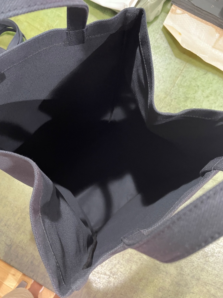 入館証回収箱に設置する帆布収納袋