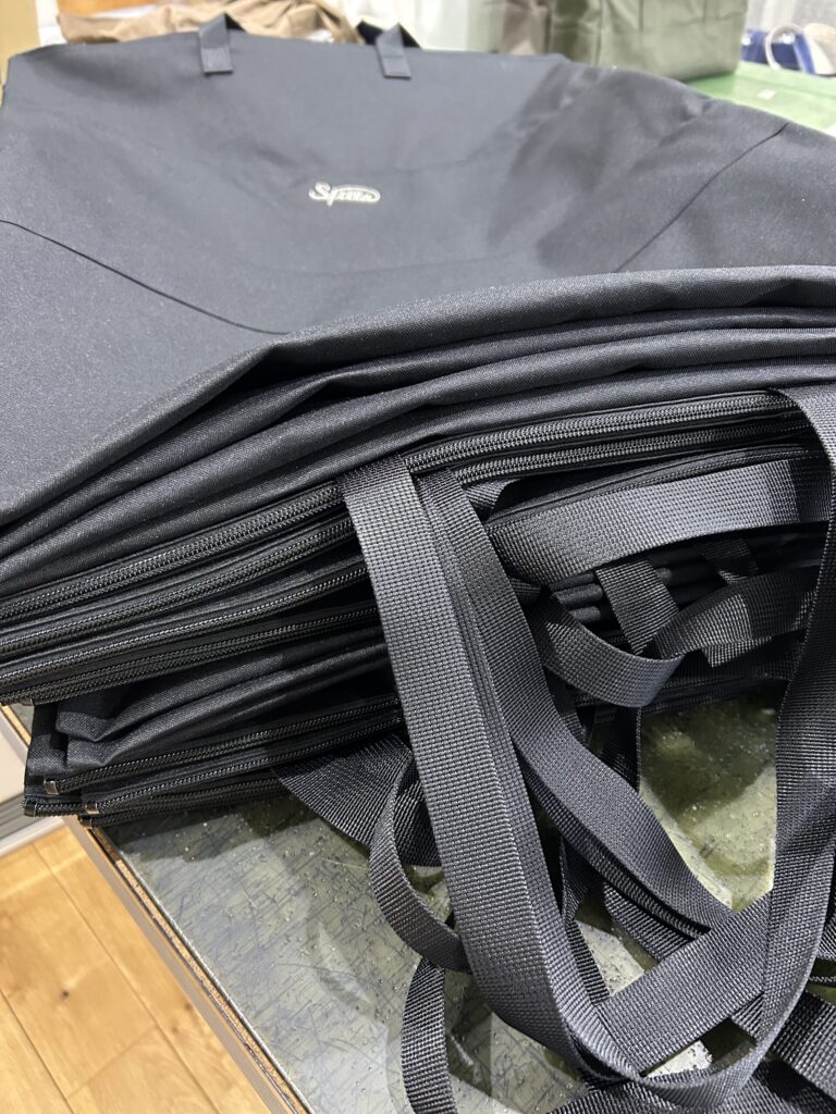 コーデュラ610P生地で製作した刺繍作業用フレーム専用オーダーメイド収納バッグ