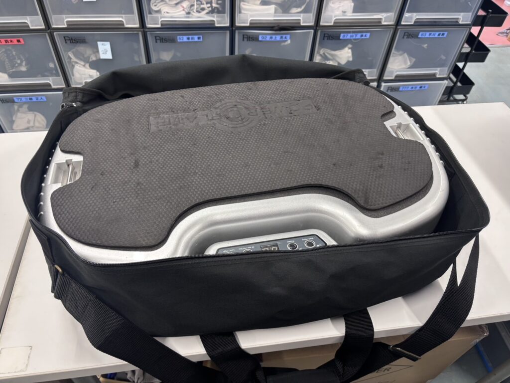 Power Plate Personalを収納した8号帆布製オーダーメイド収納バッグの使用事例